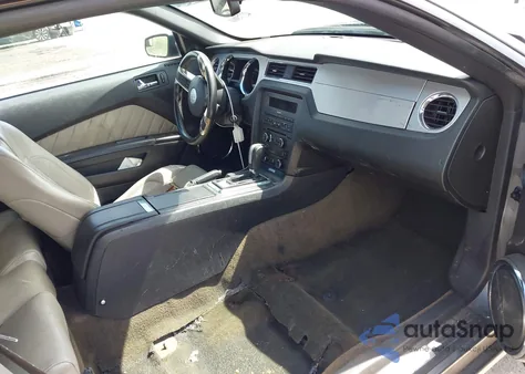 2014 Ford Mustang V6 Premium z USA, uszkodzony, nr VIN 1ZVBP8EM8E5214546